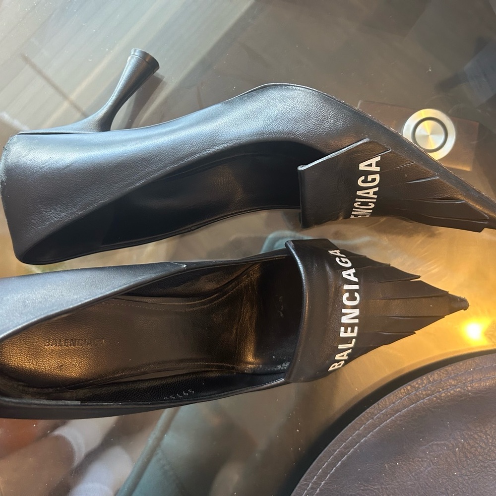 Balenciaga Black Heels Sleek Design